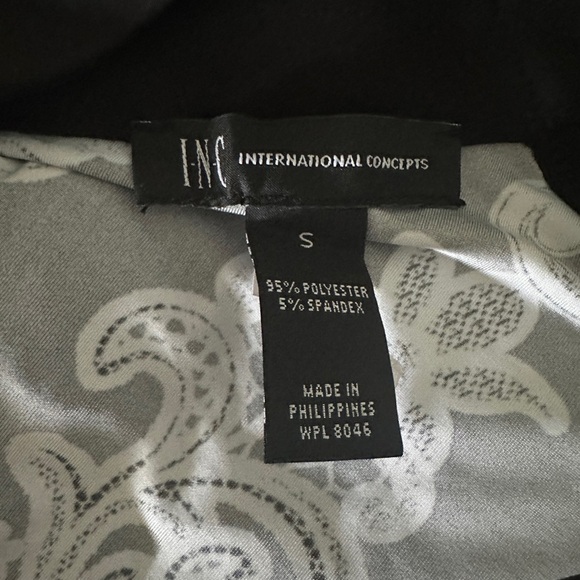 INC International Concepts Black & White Cross Front Top Size Small - Picture 3 of 3
